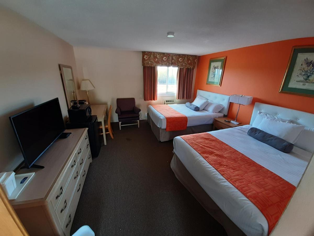 Howard Johnson By Wyndham Woodstock Nb Buitenkant foto