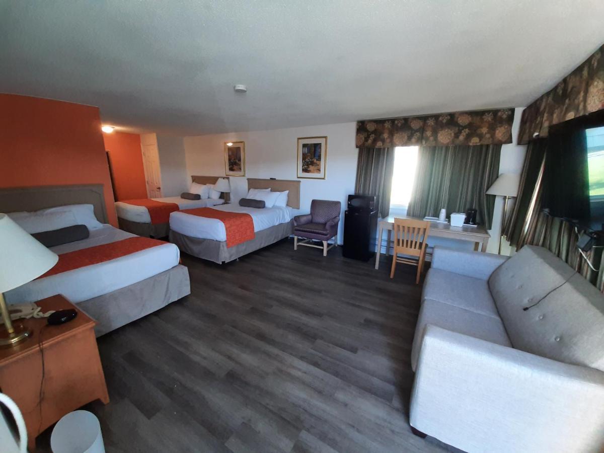 Howard Johnson By Wyndham Woodstock Nb Buitenkant foto