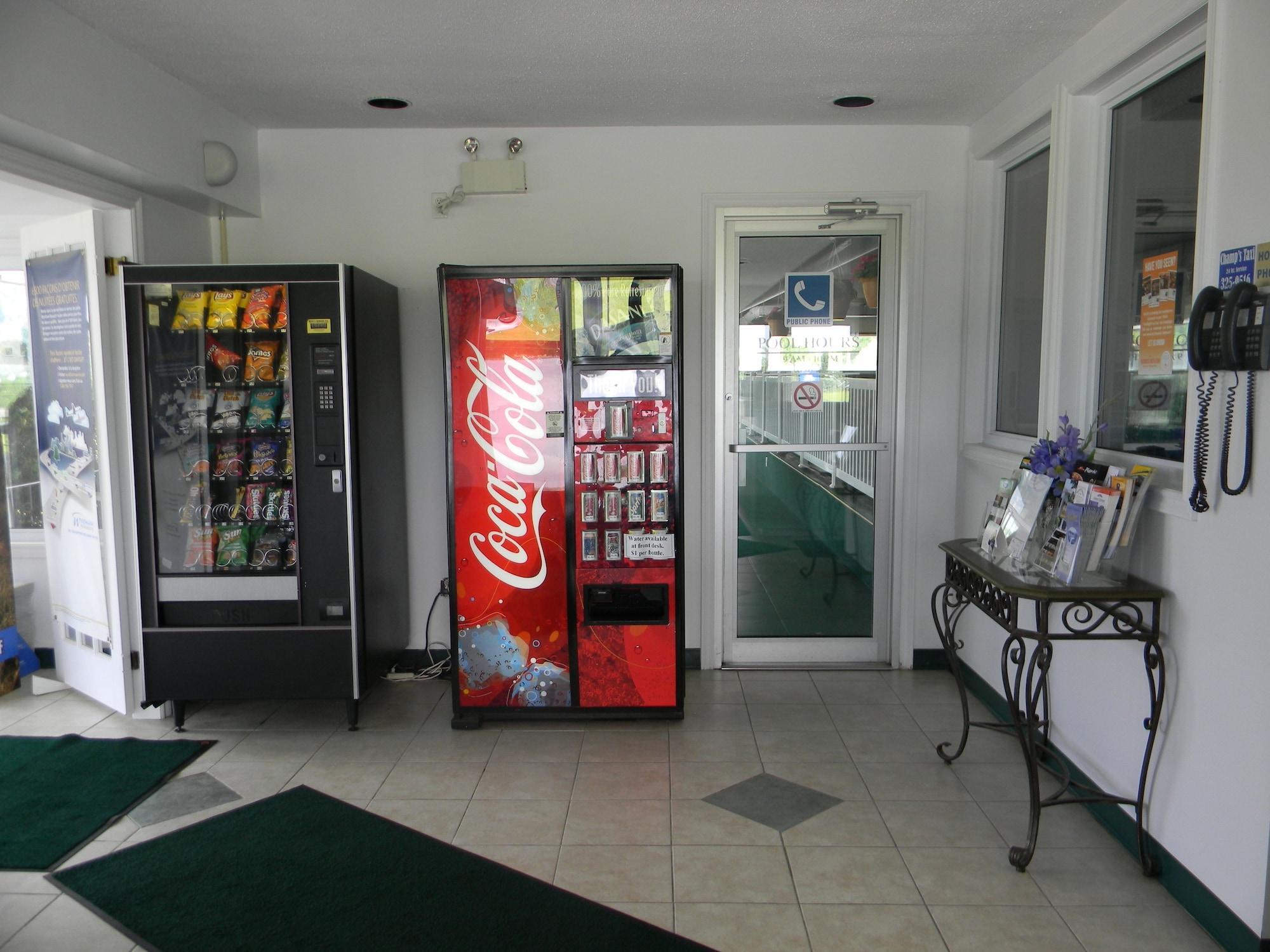 Howard Johnson By Wyndham Woodstock Nb Buitenkant foto