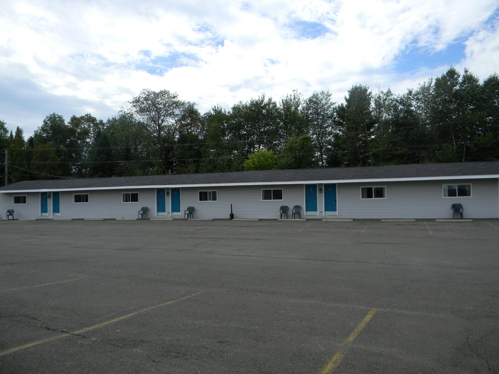 Howard Johnson By Wyndham Woodstock Nb Buitenkant foto
